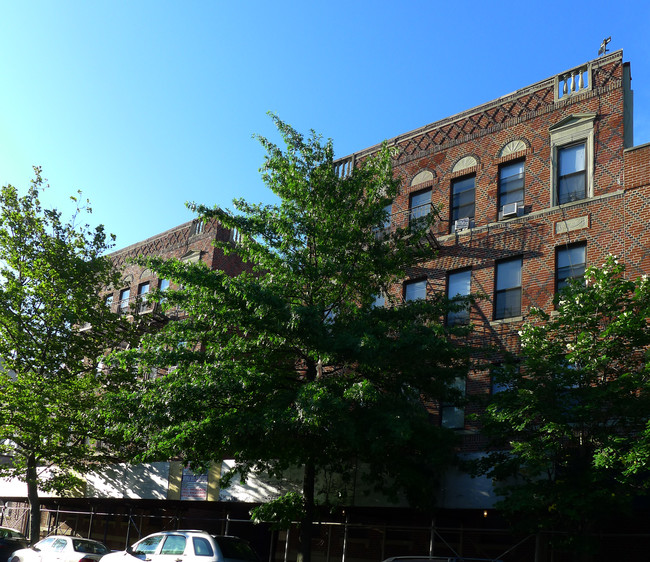 470 Montgomery St in Brooklyn, NY - Building Photo - Building Photo