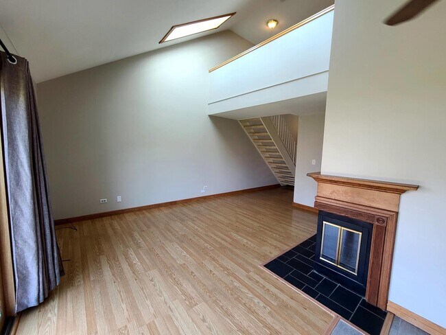 230 W Fairfield Ct photo'