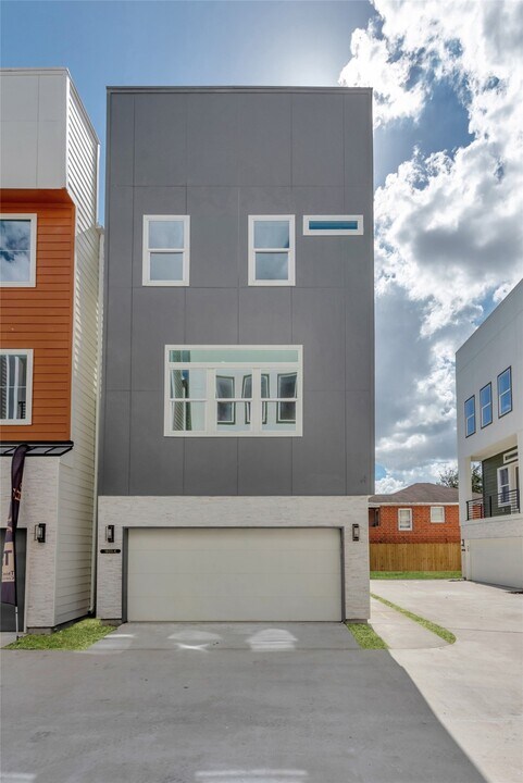 1805 Emir St in Houston, TX - Building Photo