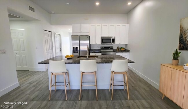 property at 2909 SW Santa Barbara Pl