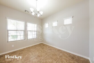 11028 E Silver Springs Ave in Mesa, AZ - Foto de edificio - Building Photo