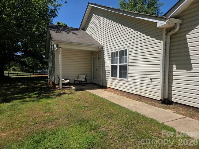 111 Clodfelter Rd in Mooresville, NC - Building Photo - Building Photo