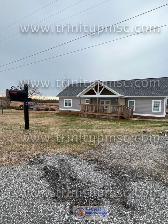 property at 1025 W Frontage Rd