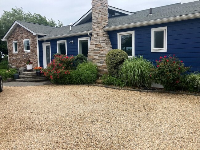 property at 296 Asharoken Ave