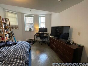 117 Park Dr in Boston, MA - Building Photo - Building Photo