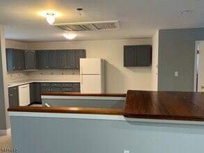 18 Montrose Ave in Verona, NJ - Building Photo - Building Photo