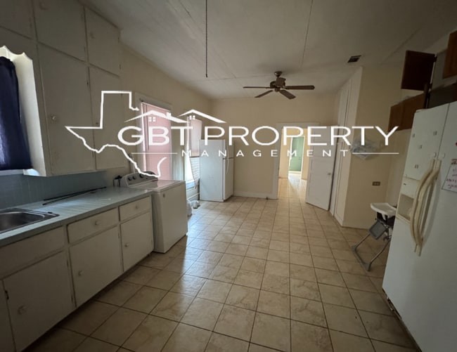 205 N Narcissus St in Kosse, TX - Building Photo - Building Photo