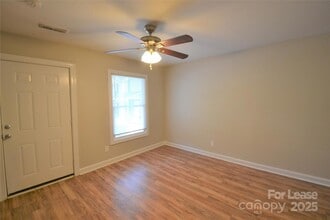 1512 Seigle Ave, Unit 2 in Charlotte, NC - Building Photo - Building Photo