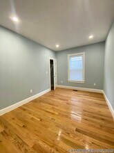 374 Oxford St, Unit 2 in Cambridge, MA - Foto de edificio - Building Photo