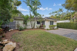 2910 Calusa St in Miami, FL - Building Photo