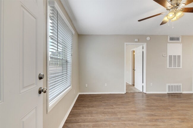 1514 Broadmoor Dr in Bryan, TX - Building Photo - Building Photo
