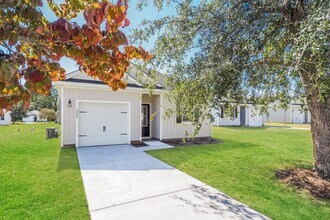 1285 Warrens Way in Manning, SC - Building Photo - Building Photo