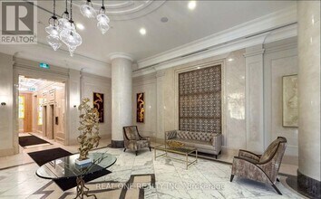 36 Elm Dr W in Mississauga, ON - Building Photo - Building Photo