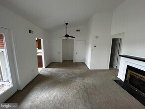 549 Colecroft Ct in Alexandria, VA - Building Photo - Building Photo