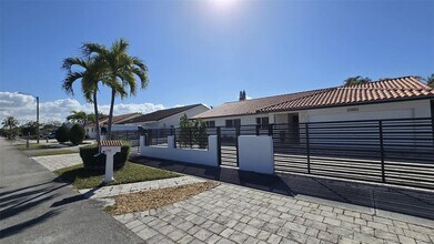 13340 SW 23rd St in Miami, FL - Building Photo - Building Photo