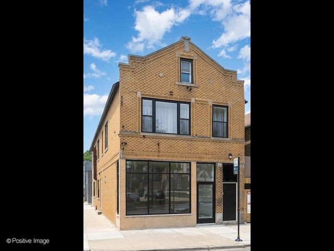 property at 846 N Ashland Ave