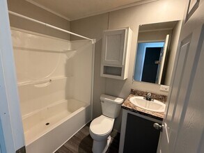 511 Pettycoat Ln in Battle Creek, MI - Building Photo - Building Photo