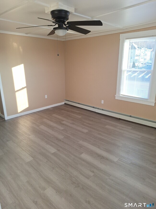 23 1/2 N Spring St in Ansonia, CT - Building Photo - Building Photo