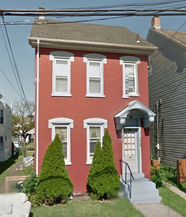 467 N Evans St in Pottstown, PA - Building Photo