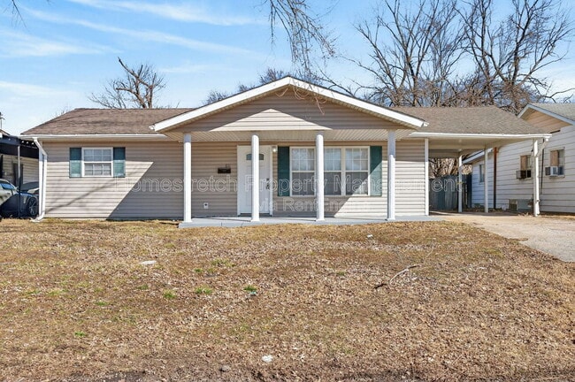 811 St Thomas Ln in Sauget, IL - Building Photo - Building Photo