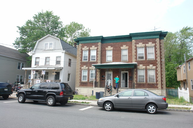 99-101 1st Ave in Perth Amboy, NJ - Foto de edificio - Building Photo