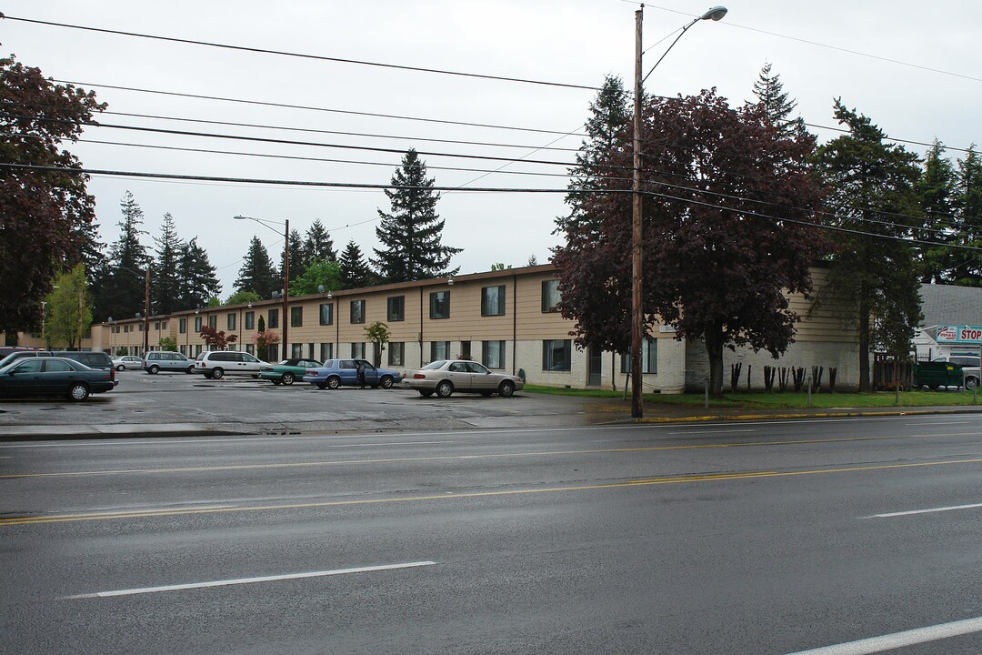 Midland Apartments in Portland, OR - Foto de edificio