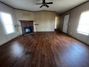 18352 Wilber Rd in Hamshire, TX - Building Photo - Building Photo