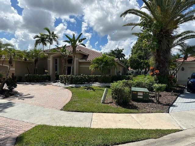 472 Fairmont Ln in Weston, FL - Building Photo - Building Photo
