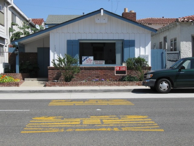 1320 W Balboa Blvd in Newport Beach, CA - Building Photo - Building Photo