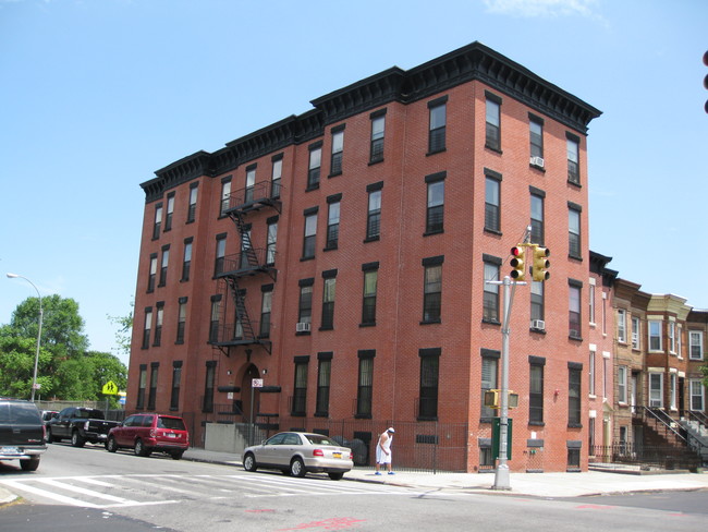 1207 Herkimer St in Brooklyn, NY - Building Photo - Building Photo