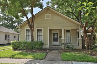 932 W Gardner St in Houston, TX - Building Photo