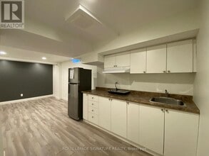 3086 Lavenham Pl in Mississauga, ON - Building Photo - Building Photo