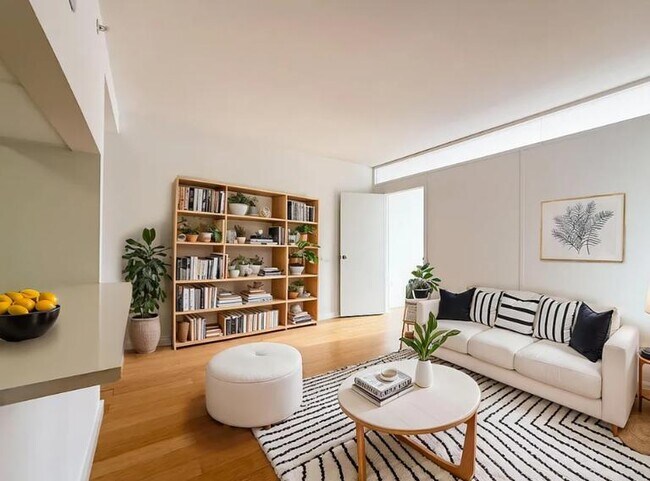310 E 2nd St in New York, NY - Building Photo - Building Photo