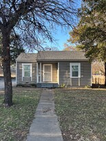 2215 Mouser Ln in Dallas, TX - Building Photo