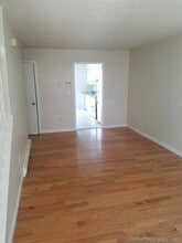 489 Wilson St in Waterbury, CT - Building Photo - Building Photo