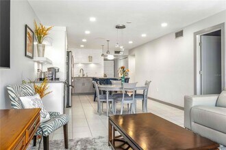 105 Island Way, Unit 142 in Clearwater, FL - Building Photo - Building Photo