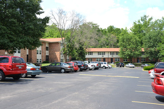 MacArthur Park Apartments in Loveland, OH - Building Photo - Building Photo