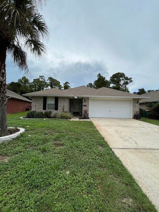 917 Lajolla Ln in Mary Esther, FL - Building Photo
