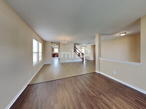 7927 Newhall Way in Indianapolis, IN - Foto de edificio - Building Photo