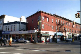 420 32nd St in Union City, NJ - Building Photo - Building Photo