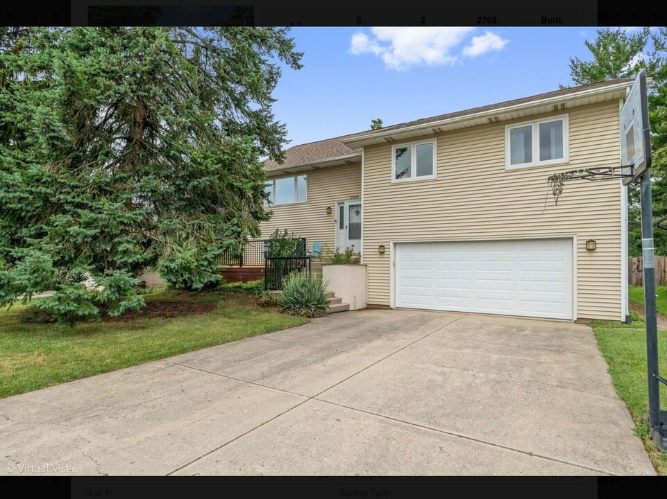 20698 N Eugene Ave in Prairie View, IL - Building Photo