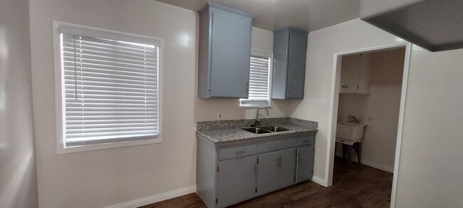 4168 W Broadway, Unit B in Hawthorne, CA - Building Photo - Building Photo