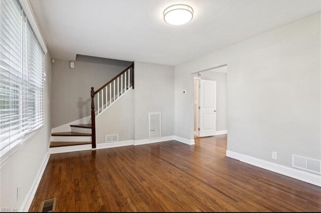 7622 Newport Ave in Norfolk, VA - Building Photo - Building Photo