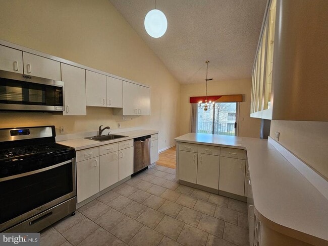 409 Talon Ct in Trenton, NJ - Building Photo - Building Photo