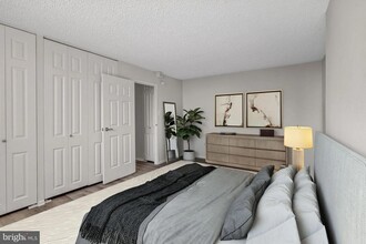 1500 Locust St, Unit 1B-1420 in Philadelphia, PA - Building Photo - Building Photo