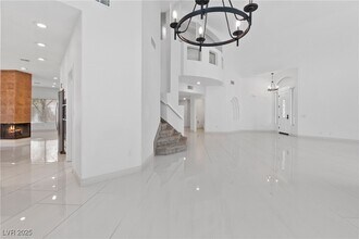 3004 Sun Lake Dr in Las Vegas, NV - Building Photo - Building Photo