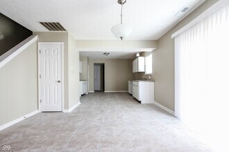3102 Salamonie Dr in Indianapolis, IN - Foto de edificio - Building Photo