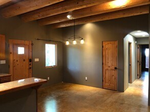 214 Cavalry Dr in Taos, NM - Building Photo - Building Photo