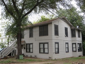 103 E Norwood Ct in San Antonio, TX - Building Photo - Building Photo