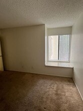 1201 S McClintock Dr in Tempe, AZ - Foto de edificio - Building Photo